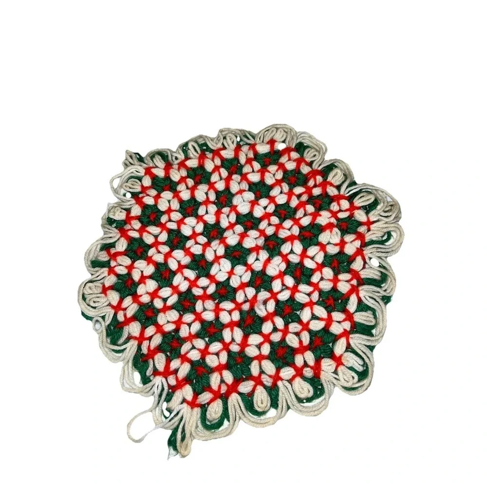 Vtg 1970s Christmas Daisy Loom Yarn Doily Hexagon Trivet Hot Pad‎ MCM